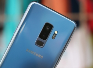 Детайли за тройната камера на Samsung Galaxy S10