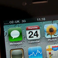 Apple: проблемите на iPhone 4 с обхвата са софтуерни