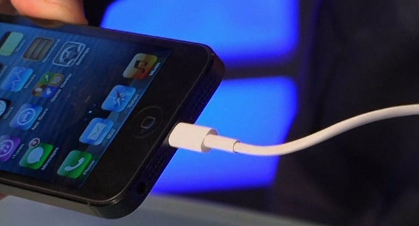 Apple разследва обстоятелствата около смъртта на китайска стюардеса