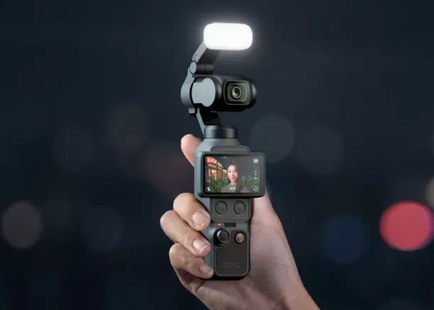 DJI Osmo Pocket 4 има вградена памет и снима по-добре