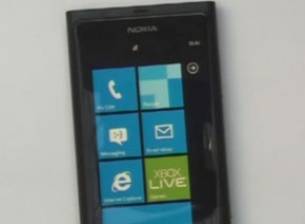 Стивън Ипъл показа телефон на Nokia с Windows Phone