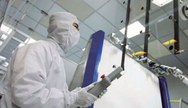 Samsung забавя изграждането на нови мощности за OLED панели