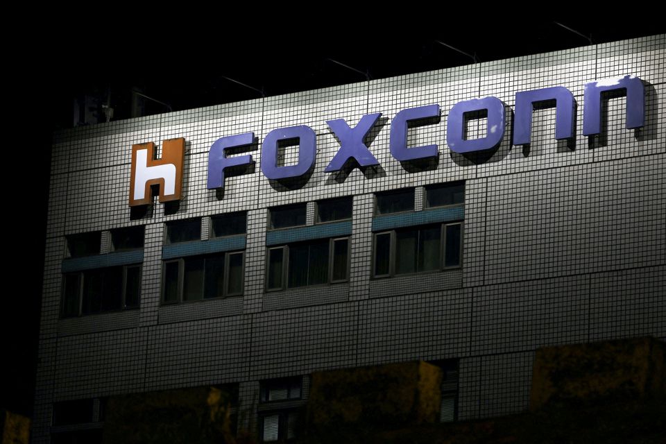 Foxconn се подготвя за iPhone 16, като наема още 50 000 работници