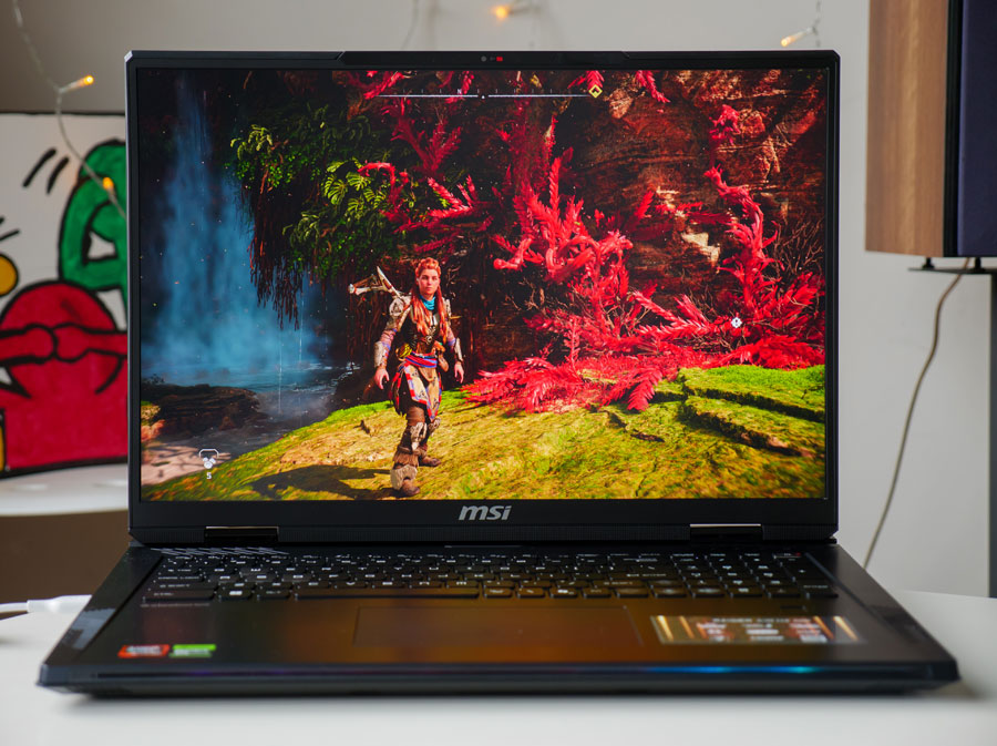 РЕВЮ: MSI Raider A18 HX A9WIG впечатлява с мощност и дисплей