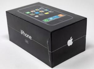 Неотворен iPhone от 2007 се продаде на търг за хиляди долари