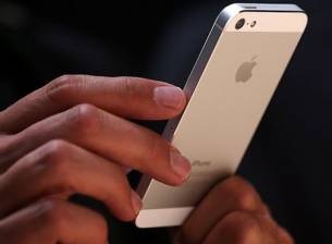 Имиграционните служби на САЩ ще сменят BlackBerry с iPhone