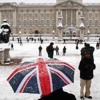 Снегът в Англия засили употребата на мобилни услуги