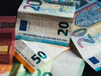 euro banknotes