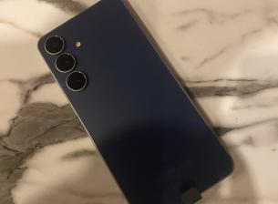 Galaxy S25 FE се появяви в реални снимки и с налични функции Galaxy AI