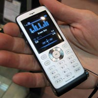 Philips Xenium 9@9 с BackuPower