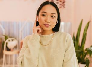 Достъпни безжични слушалки до 50 лв. (април 2024)