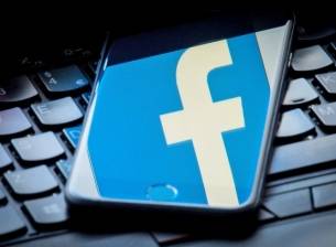 Facebook следи съдържанието на всички съобщения в Messenger