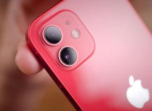 Новата бета на iOS 15 премахва от снимките отблясъците в лещите