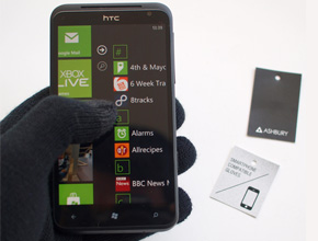 През зимата с ръкавици за смартфон