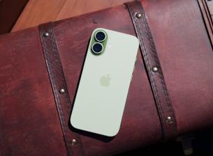 РЕВЮ: iPhone 17 се препоръчва лесно