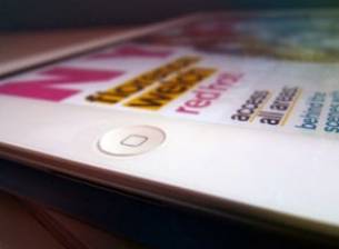 Apple поръчва  4