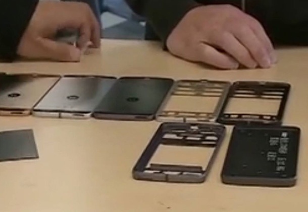 Снимки на компоненти за бъдещи телефони Moto