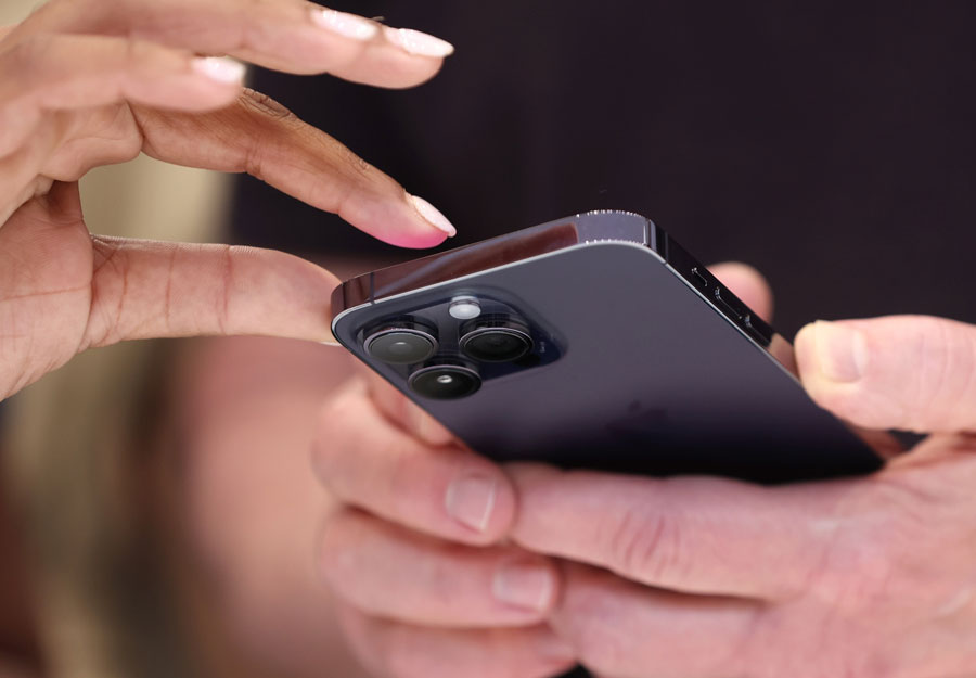 Моделите iPhone 15 Pro ще донесат титаниева рамка и по-висока цена