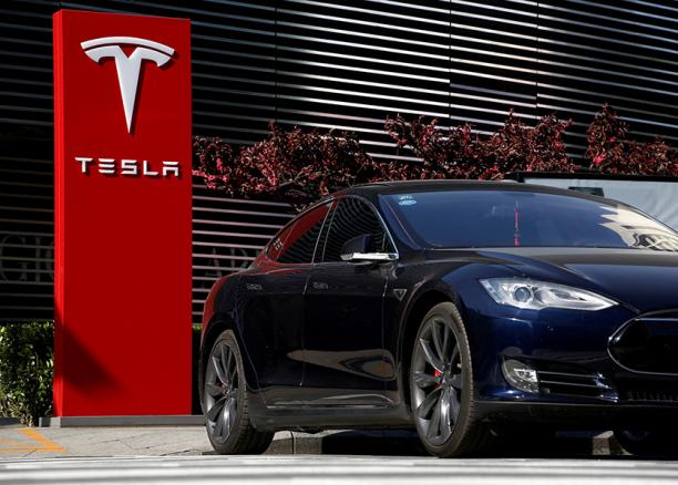 Tesla вече има фирма в България. Кога ще започне да продава автомобили?
