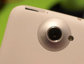 HTC полага големи усилия да подобри камерата в серията One