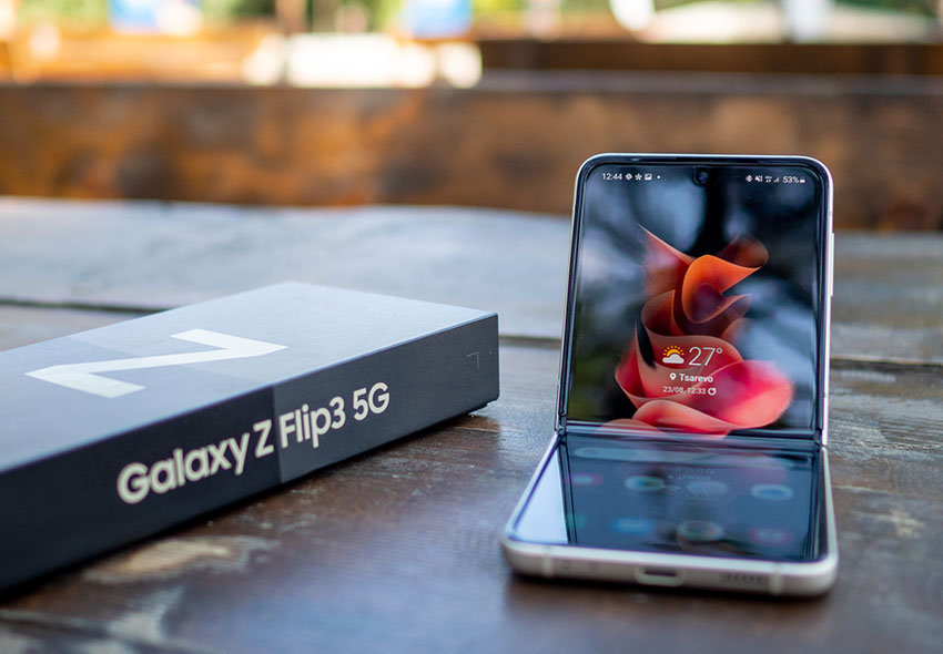 Догодина Samsung ще заложи повече на бъдещия Galaxy Z Flip