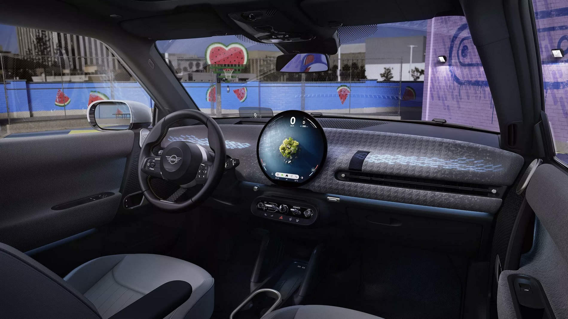 BMW добавя голям кръгъл дисплей в бъдещия Mini