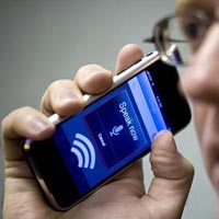 Гласово търсене за iPhone от Google