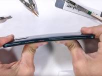 И Huawei Mate 20 Pro премина през тестовете на JerryRigEverything