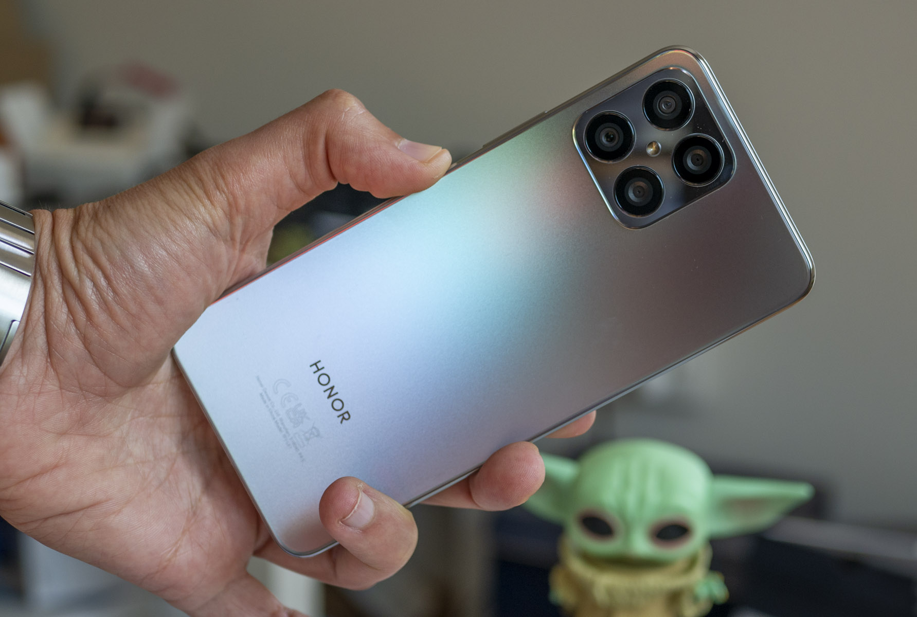 РЕВЮ: Honor X8 е бърз и със свеж дизайн