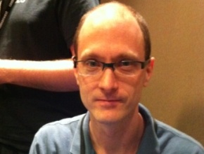 Победителят в състезанието Pwn2Own спечели, като хакна iPhone през Safari