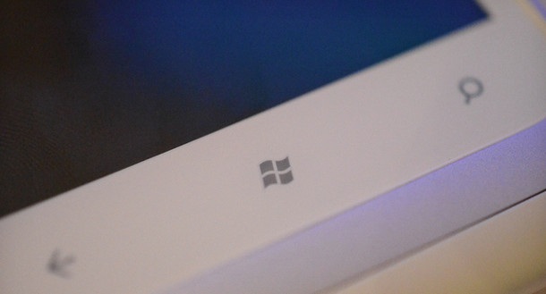 Bloomberg: HTC са спрели работата по 12