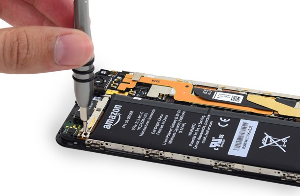 Amazon Fire Phone ще е доста труден за поправка