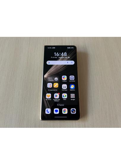 HONOR Magic V5